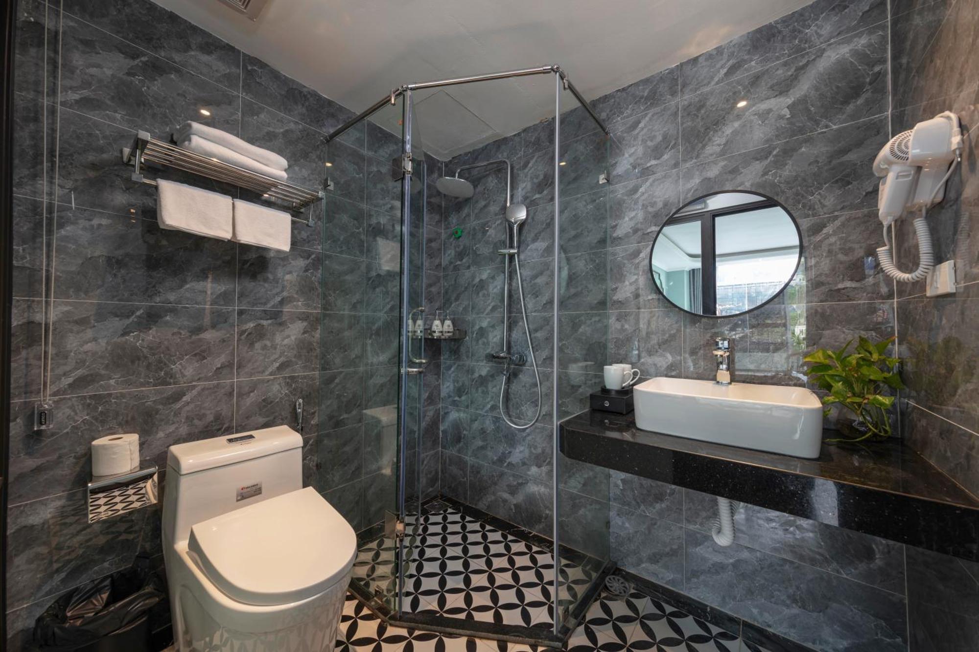 Madelise Amica Hotel And Travel Hanoi Bilik gambar